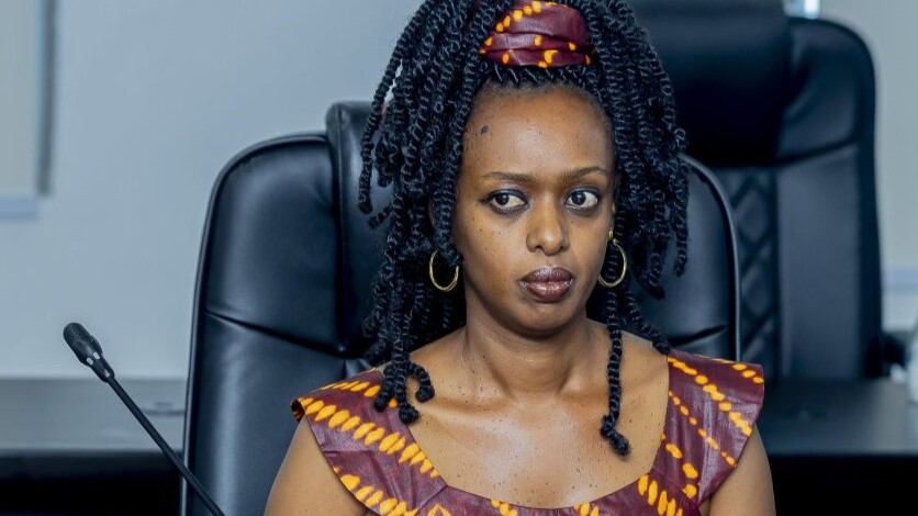 Diane Rwigara ati “nzakomeza ibikorwa bya politike”kandi “Sinitandukanyije n’umubyeyi wanjye” nkuko yabitangarije BBC
